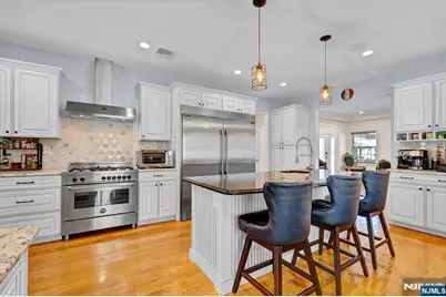 238 Walter Avenue, Hasbrouck Heights, NJ 07604 - Photo 17