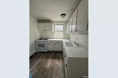 4001 Bergenline Avenue 3 #3, Union City, NJ 07087 - Photo 3