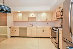 281 E Vista View Dr, Mahwah, NJ 07430 - Photo 27