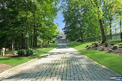 102 Seminary Drive, Mahwah, NJ 07430 - Photo 33