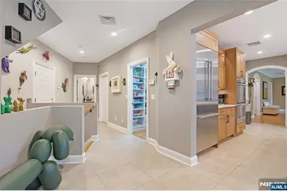 102 Seminary Drive, Mahwah, NJ 07430 - Photo 9