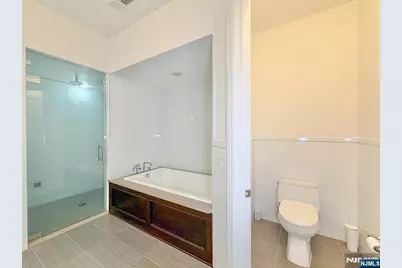 9 Somerset Lane Ph 608/614 #PH 608/614, Edgewater, NJ 07020 - Photo 15