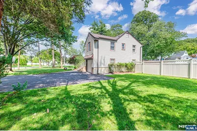 376 Chelsea Street, Paramus, NJ 07652 - Photo 3