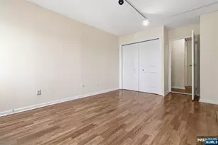 200 Winston 720, Cliffside Park, NJ 07010 - Photo 17