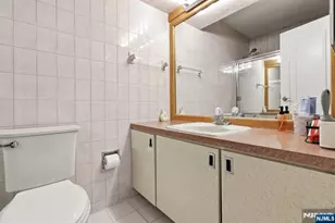 200 Winston 720, Cliffside Park, NJ 07010 - Photo 23