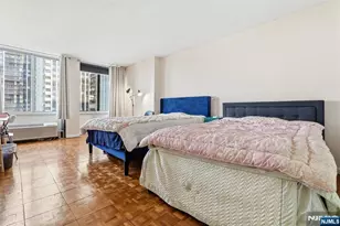 200 Winston 720, Cliffside Park, NJ 07010 - Photo 25