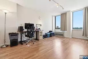200 Winston 720, Cliffside Park, NJ 07010 - Photo 21