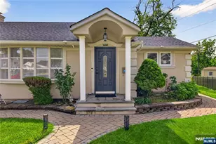 8 Coyles Ct, Clifton, NJ 07013 - Photo 3