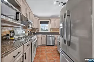 8 Coyles Ct, Clifton, NJ 07013 - Photo 17