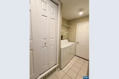 19 Lakeview Drive, Old Tappan, NJ 07675 - Photo 9