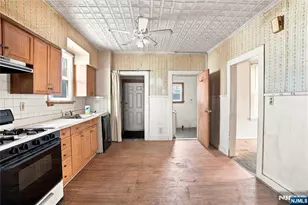 223 Montgomery St, Bloomfield, NJ 07003 - Photo 15