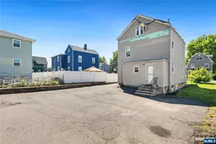 223 Montgomery St, Bloomfield, NJ 07003 - Photo 23