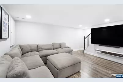 33 Beverly, West Caldwell, NJ 07006 - Photo 21