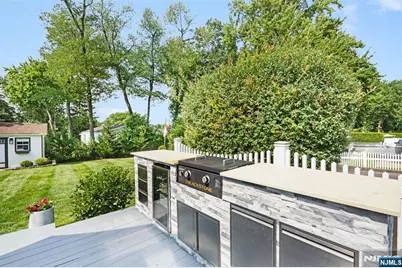 33 Beverly, West Caldwell, NJ 07006 - Photo 29