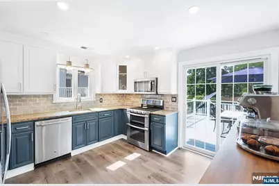 33 Beverly, West Caldwell, NJ 07006 - Photo 11