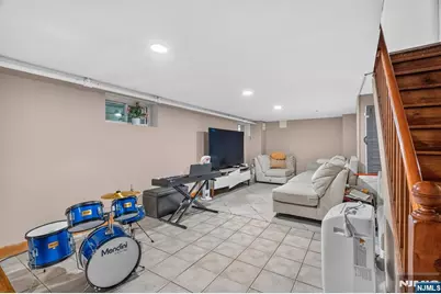 27 Grayson Place, Teaneck Township, NJ 07666 - Photo 13