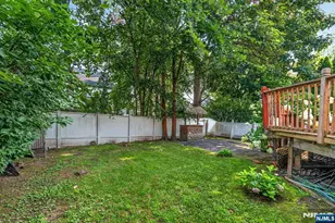 27 Grayson Pl, Teaneck Township, NJ 07666 - Photo 15