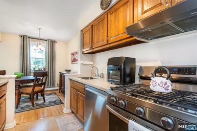 605 Grove Street E3 #E3, Clifton, NJ 07013 - Photo 11