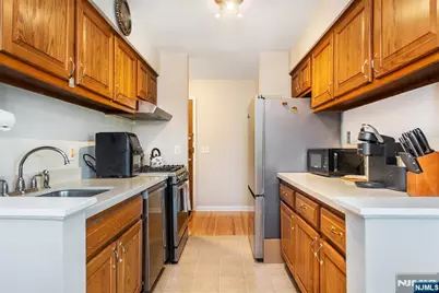 605 Grove Street E3 #E3, Clifton, NJ 07013 - Photo 7