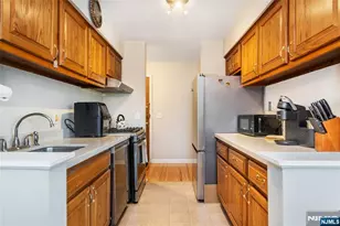 605 Grove Street E3, Clifton, NJ 07013 - Photo 7