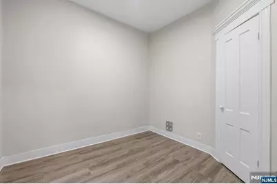 292 Claremont Avenue 1st Floor #1st Floor, Jersey City, NJ 07305 - Photo 11
