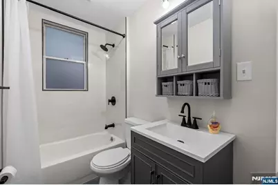 292 Claremont Avenue 1st Floor #1st Floor, Jersey City, NJ 07305 - Photo 13