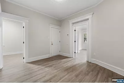 292 Claremont Avenue 1st Floor #1st Floor, Jersey City, NJ 07305 - Photo 5