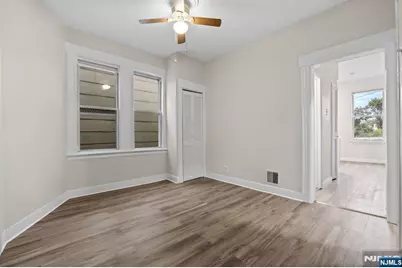 292 Claremont Avenue 2nd Floor #2nd floor, Jersey City, NJ 07305 - Photo 7