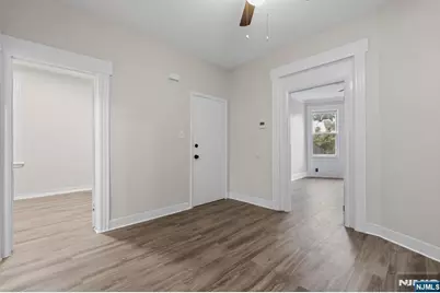 292 Claremont Avenue 2nd Floor #2nd floor, Jersey City, NJ 07305 - Photo 5