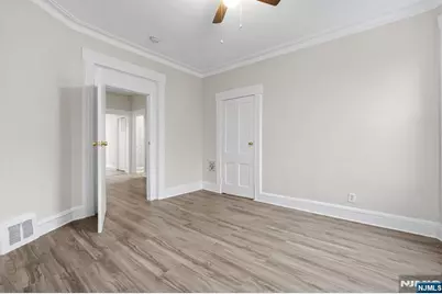 292 Claremont Avenue 2nd Floor #2nd floor, Jersey City, NJ 07305 - Photo 11