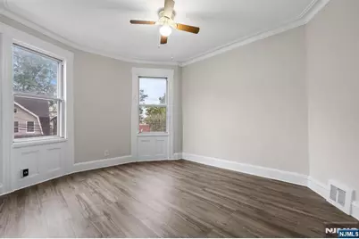 292 Claremont Avenue 2nd Floor #2nd floor, Jersey City, NJ 07305 - Photo 9