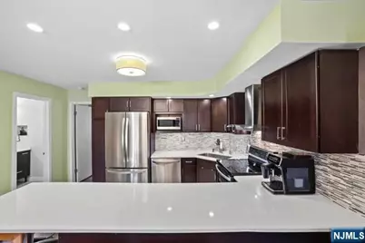 605 River Renaissance, East Rutherford, NJ 07073 - Photo 7