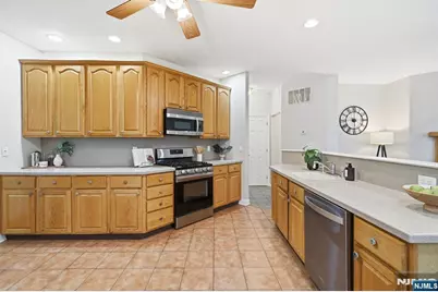 13 Oakwood Court, Cedar Grove, NJ 07009 - Photo 13