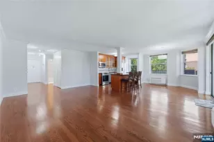 200 Grand Cove Way 4J, Edgewater, NJ 07020 - Photo 3