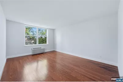 200 Grand Cove Way 4J #4J, Edgewater, NJ 07020 - Photo 13