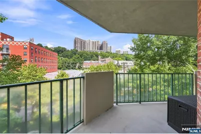 200 Grand Cove Way 4J #4J, Edgewater, NJ 07020 - Photo 23