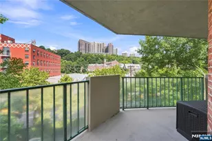 200 Grand Cove Way 4J, Edgewater, NJ 07020 - Photo 23