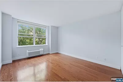 200 Grand Cove Way 4J #4J, Edgewater, NJ 07020 - Photo 11