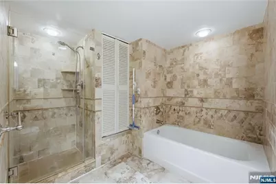 200 Grand Cove Way 4J #4J, Edgewater, NJ 07020 - Photo 19