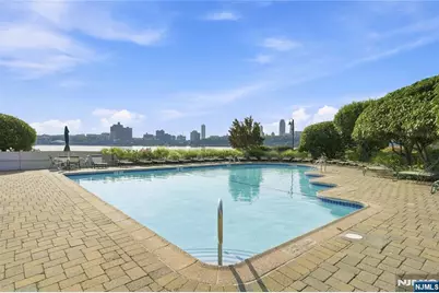 200 Grand Cove Way 4J #4J, Edgewater, NJ 07020 - Photo 29