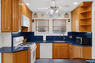 162 Maple St, West Orange Township, NJ 07052 - Photo 11