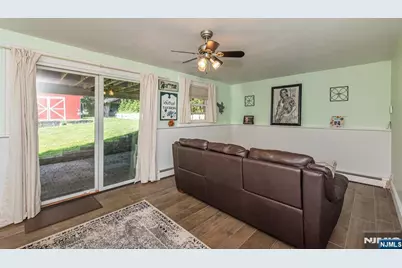 45 Erie Avenue, Midland Park, NJ 07432 - Photo 31