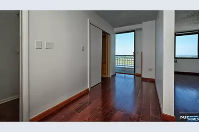 2140 Harmon Cove Tower 2140 #2140, Secaucus, NJ 07094 - Photo 17