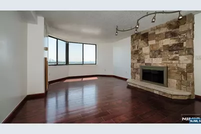 2140 Harmon Cove Tower 2140 #2140, Secaucus, NJ 07094 - Photo 9