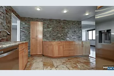 2140 Harmon Cove Tower 2140 #2140, Secaucus, NJ 07094 - Photo 5