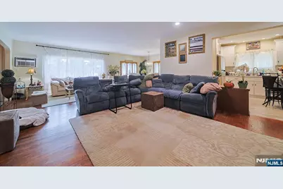 1003 Cumbermeade Road, Fort Lee, NJ 07024 - Photo 5
