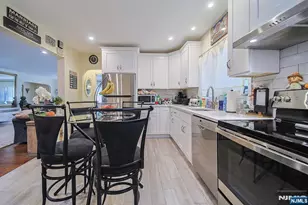1003 Cumbermeade Rd, Fort Lee, NJ 07024 - Photo 9