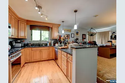 590 Sanderling Court 590 #590, Secaucus, NJ 07094 - Photo 9