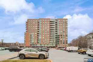 612 Hudson 612, Edgewater, NJ 07020 - Photo 1