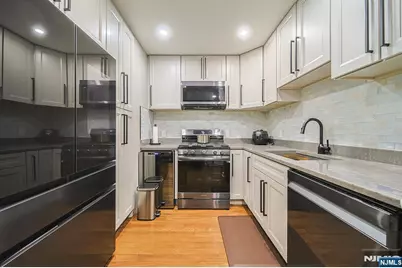 612 Hudson 612 #612, Edgewater, NJ 07020 - Photo 13